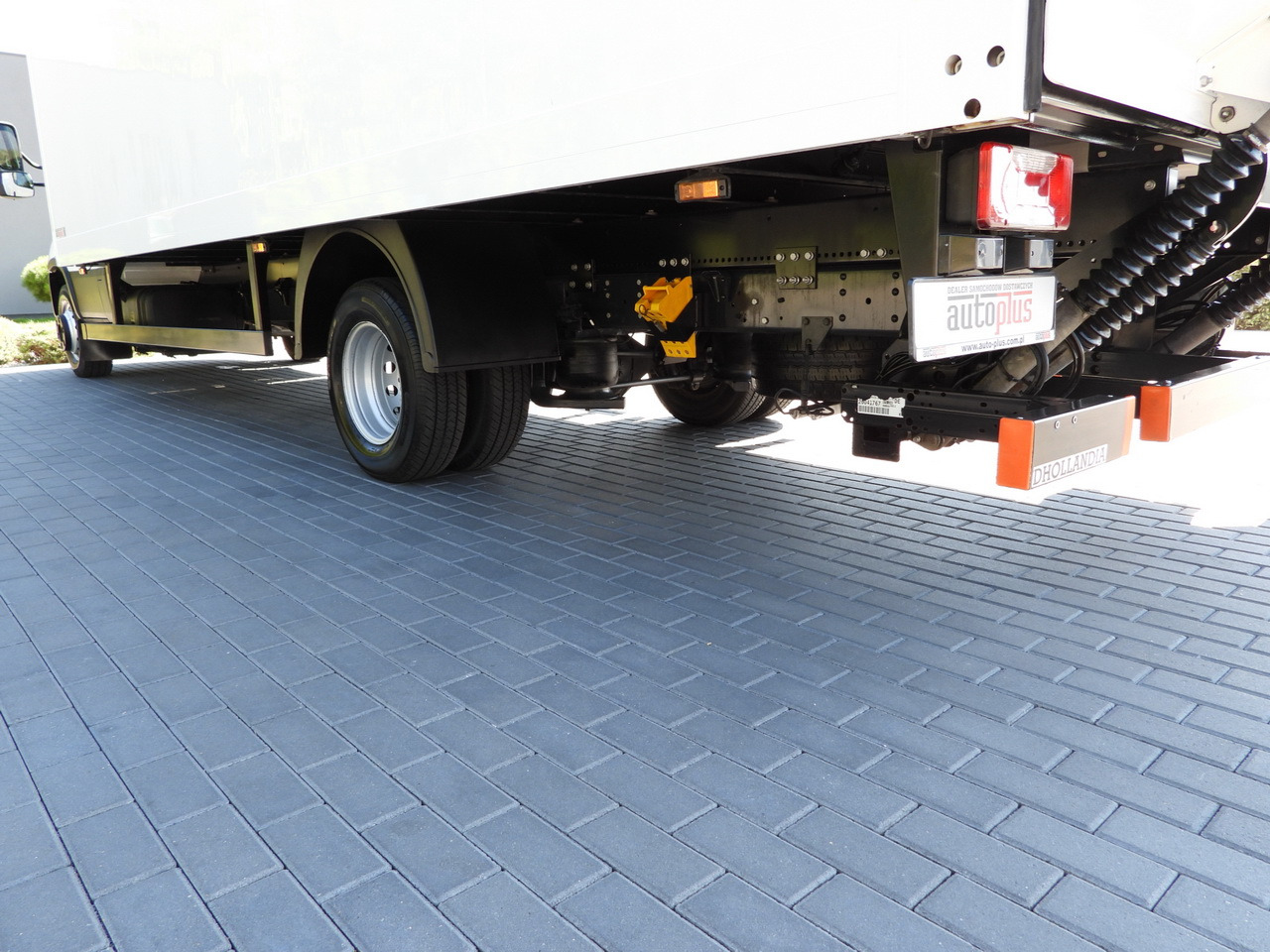 شاحنة صندوقية IVECO DAILY 72C18 LIFT 14 PALLETS CRUISE CONTROL PNEUMATICS AUTOMATIC TRANSMISSION HI-MATIC TWIN WHEELS AIR CONDITIONING  180HP: صورة 15