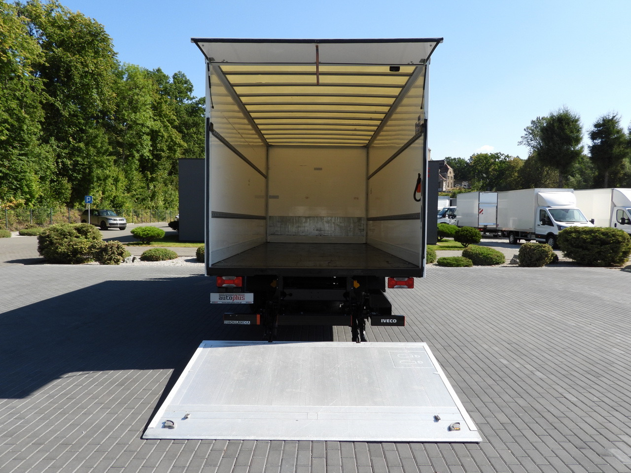 شاحنة بصندوق مغلق IVECO DAILY 72C18 LIFT 14 PALLETS CRUISE CONTROL PNEUMATICS AUTOMATIC TRANSMISSION HI-MATIC TWIN WHEELS AIR CONDITIONING  180HP: صورة 16