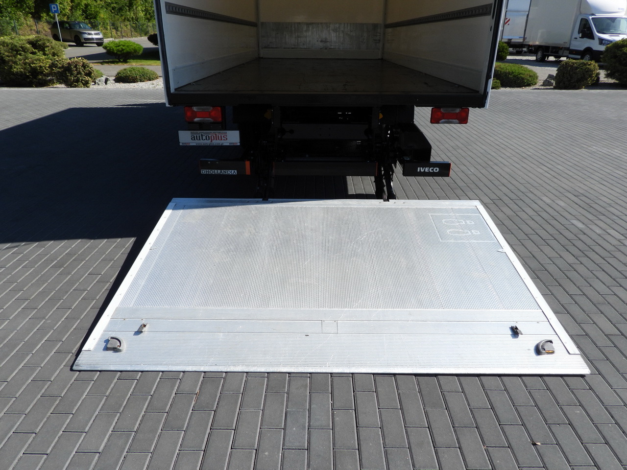 شاحنة صندوقية IVECO DAILY 72C18 LIFT 14 PALLETS CRUISE CONTROL PNEUMATICS AUTOMATIC TRANSMISSION HI-MATIC TWIN WHEELS AIR CONDITIONING  180HP: صورة 17