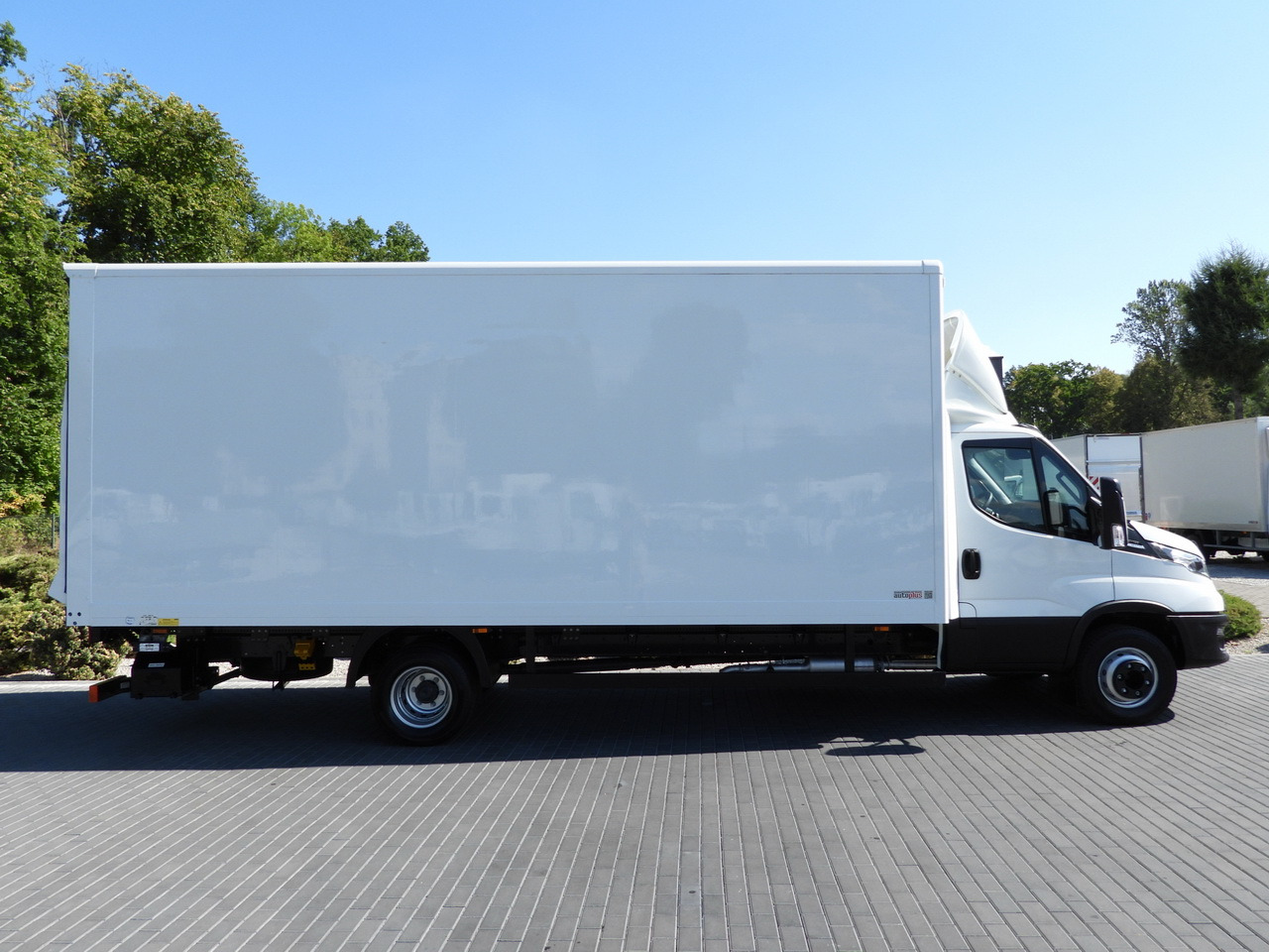 شاحنة صندوقية IVECO DAILY 72C18 LIFT 14 PALLETS CRUISE CONTROL PNEUMATICS AUTOMATIC TRANSMISSION HI-MATIC TWIN WHEELS AIR CONDITIONING  180HP: صورة 7