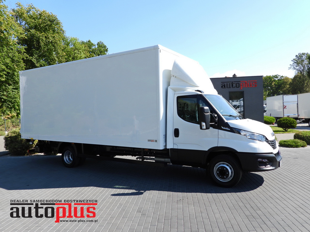 IVECO DAILY 72C18 LIFT 14 PALLETS CRUISE CONTROL PNEUMATICS AUTOMATIC TRANSMISSION HI-MATIC TWIN WHEELS AIR CONDITIONING 180HP - شاحنة صندوقية: صورة 1 IVECO DAILY 72C18 LIFT 14 PALLETS CRUISE CONTROL PNEUMATICS AUTOMATIC TRANSMISSION HI-MATIC TWIN WHEELS AIR CONDITIONING 180HP - شاحنة صندوقية: صورة 1