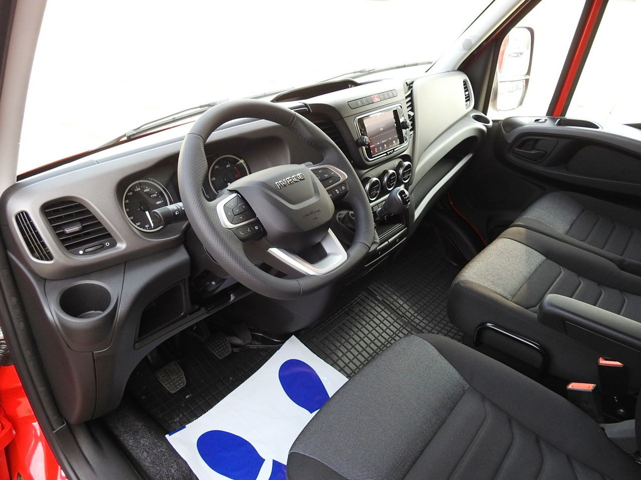 IVECO DAILY NEW TARPAULIN 10 PALLETS WEBASTO CRUISE CONTROL NAVIGATION AIR CONDITIONING LED LIGHTS 180HP - شاحنة مغلقة بستائر جانبية: صورة 2 IVECO DAILY NEW TARPAULIN 10 PALLETS WEBASTO CRUISE CONTROL NAVIGATION AIR CONDITIONING LED LIGHTS 180HP - شاحنة مغلقة بستائر جانبية: صورة 2