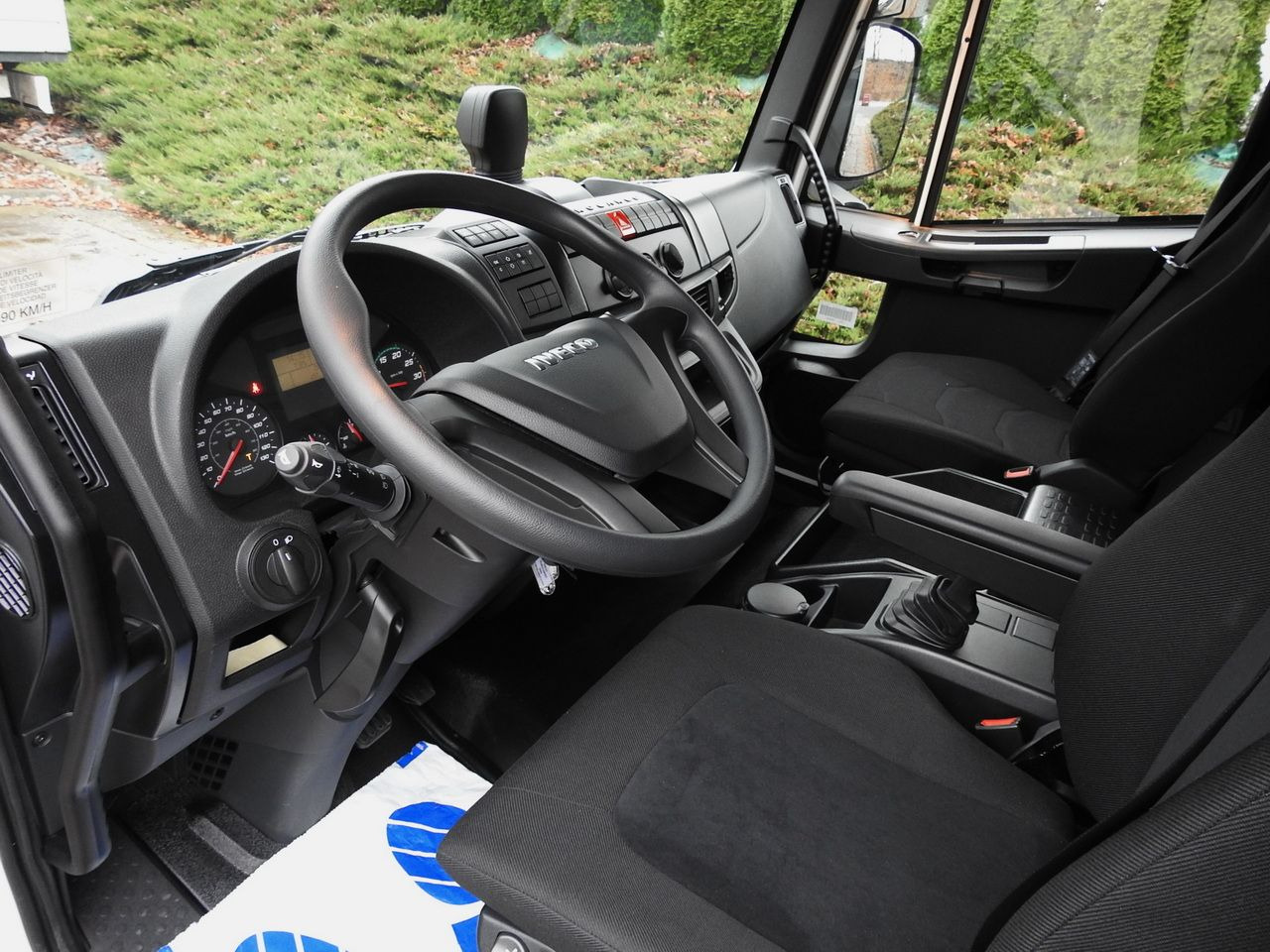 IVECO EUROCARGO 120-250 NEW TARPAULIN LIFT 18 PALLETS WEBASTO CRUISE CONTROL AIR CONDITIONING LED LIGHTS PNEUMATICS AUTOMATIC TRANSMISSION HI-MATIC 250HP - شاحنة مغلقة بستائر جانبية: صورة 2 IVECO EUROCARGO 120-250 NEW TARPAULIN LIFT 18 PALLETS WEBASTO CRUISE CONTROL AIR CONDITIONING LED LIGHTS PNEUMATICS AUTOMATIC TRANSMISSION HI-MATIC 250HP - شاحنة مغلقة بستائر جانبية: صورة 2