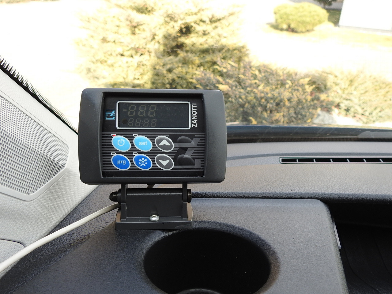 شاحنة توصيل مبردة MAN TGE 3.180 REGRIGERATOR BOX -5*C 8 PALLETS HEATING FUNCTION CRUISE CONTROL PNEUMATICS AIR CONDITIONING 180HP: صورة 30 شاحنة توصيل مبردة MAN TGE 3.180 REGRIGERATOR BOX -5*C 8 PALLETS HEATING FUNCTION CRUISE CONTROL PNEUMATICS AIR CONDITIONING 180HP: صورة 30