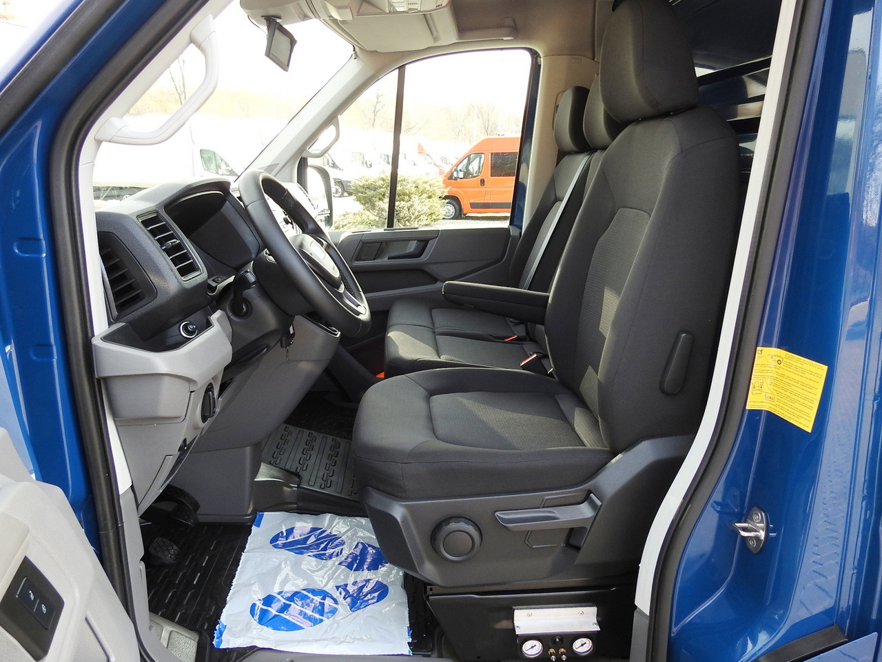 شاحنة توصيل مبردة MAN TGE 3.180 REGRIGERATOR BOX -5*C 8 PALLETS HEATING FUNCTION CRUISE CONTROL PNEUMATICS AIR CONDITIONING 180HP: صورة 26 شاحنة توصيل مبردة MAN TGE 3.180 REGRIGERATOR BOX -5*C 8 PALLETS HEATING FUNCTION CRUISE CONTROL PNEUMATICS AIR CONDITIONING 180HP: صورة 26