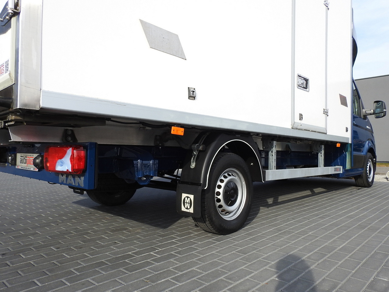 شاحنة توصيل مبردة MAN TGE 3.180 REGRIGERATOR BOX -5*C 8 PALLETS HEATING FUNCTION CRUISE CONTROL PNEUMATICS AIR CONDITIONING 180HP: صورة 17 شاحنة توصيل مبردة MAN TGE 3.180 REGRIGERATOR BOX -5*C 8 PALLETS HEATING FUNCTION CRUISE CONTROL PNEUMATICS AIR CONDITIONING 180HP: صورة 17