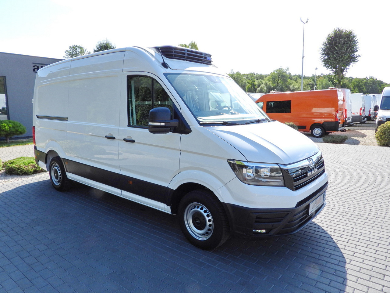 MAN TGE REFRIGERATOR VAN -5*C POWER SUPPLY 230V CRUISE CONTROL AUTOMATIC TRANSMISSION AIR CONDITIONING 180HP - شاحنة توصيل مبردة: صورة 4 MAN TGE REFRIGERATOR VAN -5*C POWER SUPPLY 230V CRUISE CONTROL AUTOMATIC TRANSMISSION AIR CONDITIONING 180HP - شاحنة توصيل مبردة: صورة 4