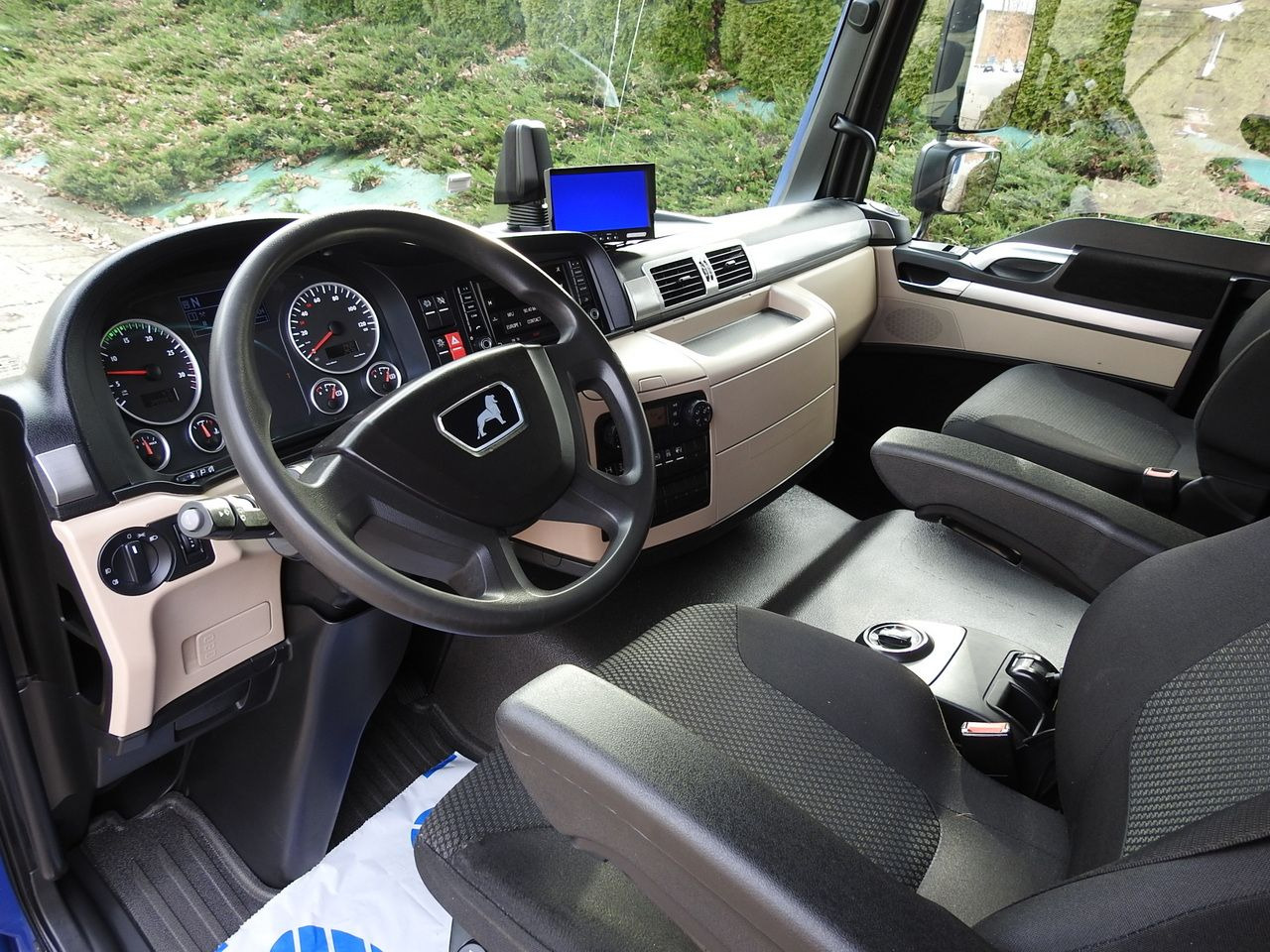 MAN TGL 12.220 BOX LIFT 18 PALLETS CRUISE CONTROLAIR CONDITIONING PNEUMATICS AUTOMATIC TWIN WHEELS 220HP - شاحنة صندوقية: صورة 2 MAN TGL 12.220 BOX LIFT 18 PALLETS CRUISE CONTROLAIR CONDITIONING PNEUMATICS AUTOMATIC TWIN WHEELS 220HP - شاحنة صندوقية: صورة 2