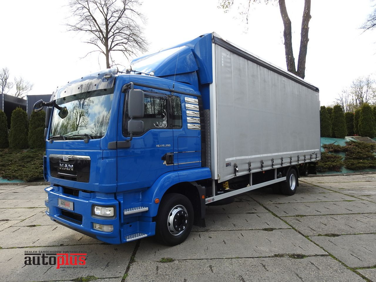 MAN TGM 15.290 TARPAULIN LIFT 18 PALLETS CRUISE CONTROL TWIN WHEELS AIR CONDITIONING 290HP - شاحنة مغلقة بستائر جانبية: صورة 1 MAN TGM 15.290 TARPAULIN LIFT 18 PALLETS CRUISE CONTROL TWIN WHEELS AIR CONDITIONING 290HP - شاحنة مغلقة بستائر جانبية: صورة 1