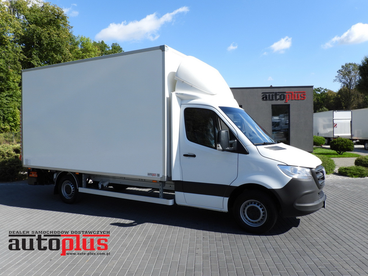 MERCEDES SPRINTER 315 BOX LIFT 8 PALLETS AIR CONDITIONING 150HP - شاحنة بصندوق مغلق: صورة 1 MERCEDES SPRINTER 315 BOX LIFT 8 PALLETS AIR CONDITIONING 150HP - شاحنة بصندوق مغلق: صورة 1