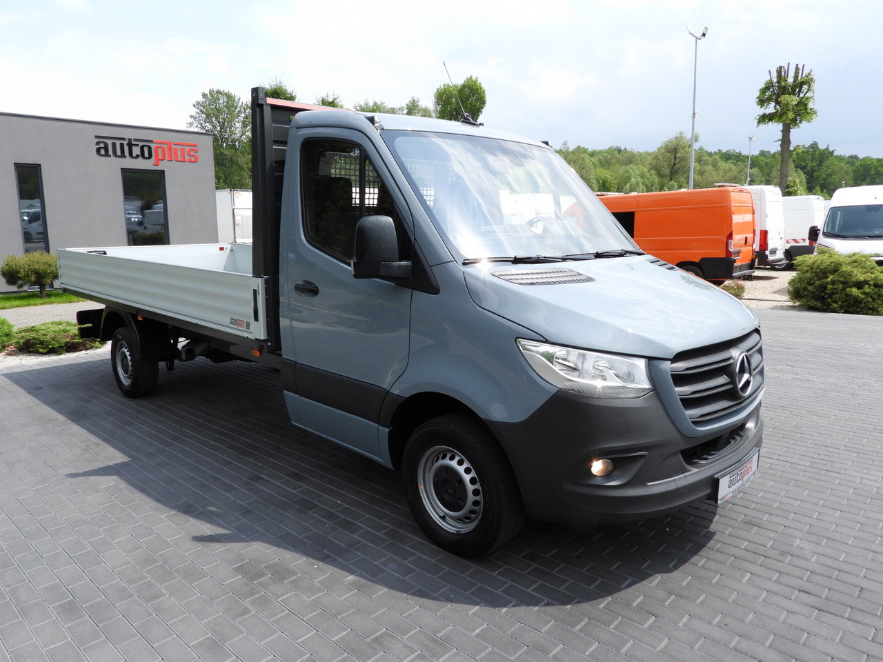MERCEDES SPRINTER 315 STAKE BODY 8 PALLETS CRUISE CONTROL AIR CONDITIONING  150HP - شاحنة توصيل مفتوحة: صورة 4 MERCEDES SPRINTER 315 STAKE BODY 8 PALLETS CRUISE CONTROL AIR CONDITIONING  150HP - شاحنة توصيل مفتوحة: صورة 4