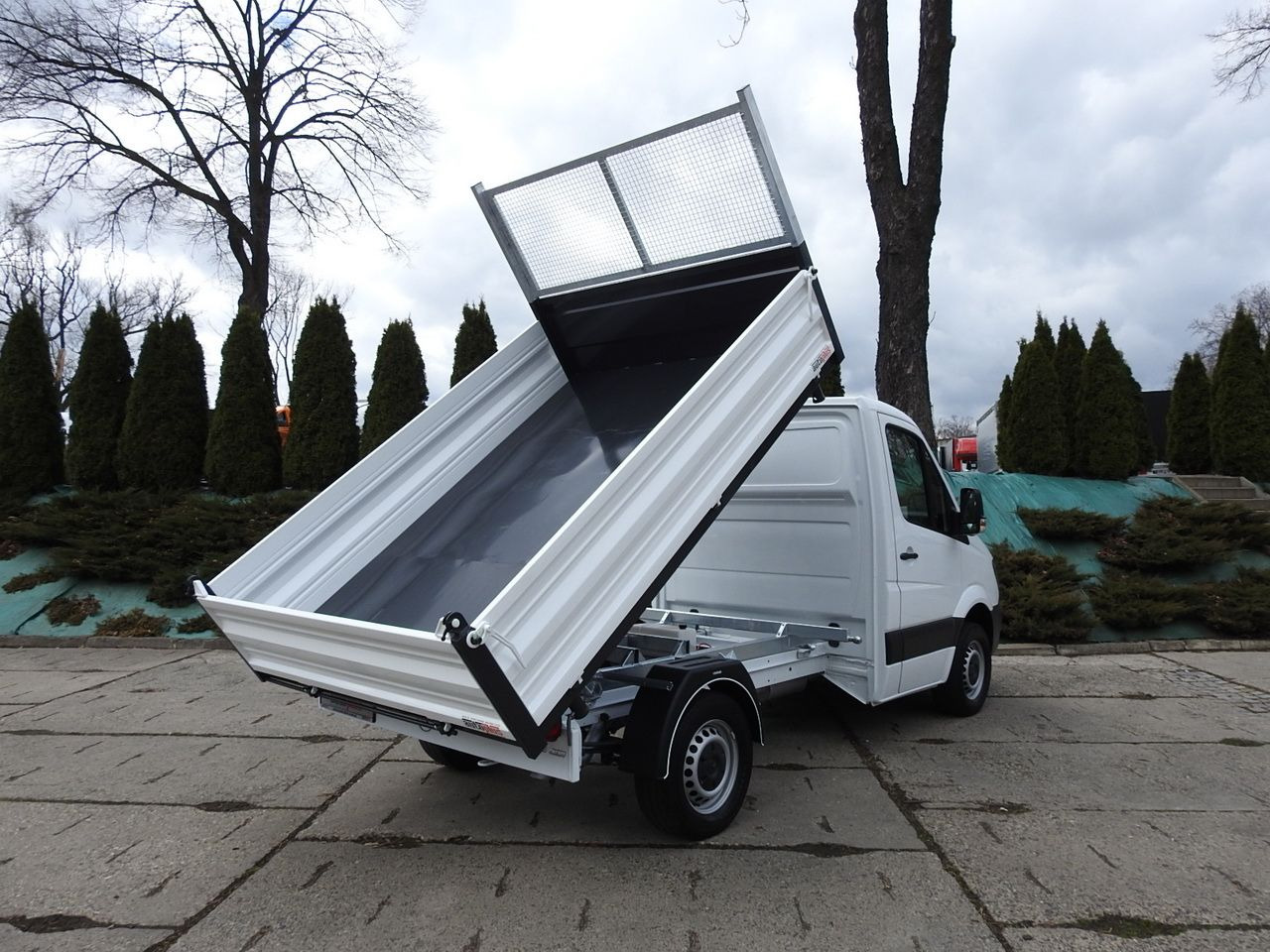 MERCEDES SPRINTER 316 THREE-WAY TIPPER CRUISE CONTROL AUTOMATIC TRANSMISSION AIR CONDITIONING 160HP - قلاب صغير: صورة 3 MERCEDES SPRINTER 316 THREE-WAY TIPPER CRUISE CONTROL AUTOMATIC TRANSMISSION AIR CONDITIONING 160HP - قلاب صغير: صورة 3