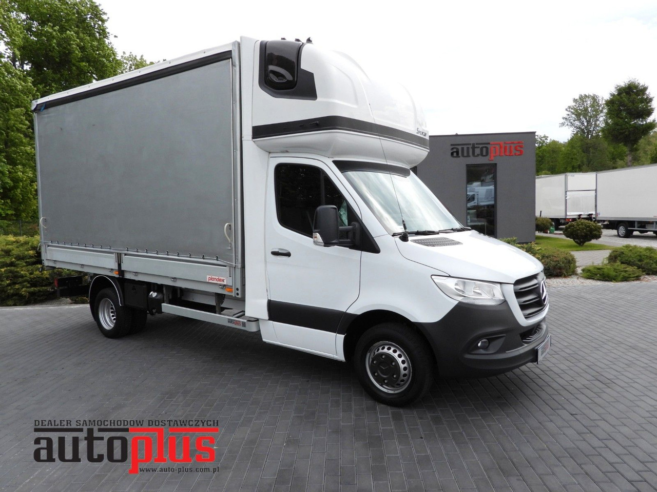 Mercedes-Benz SPRINTER 519 PRITSCHE PLANE 8 PALETTEN WEBASTO - شاحنة مغلقة بستائر جانبية: صورة 1 Mercedes-Benz SPRINTER 519 PRITSCHE PLANE 8 PALETTEN WEBASTO - شاحنة مغلقة بستائر جانبية: صورة 1