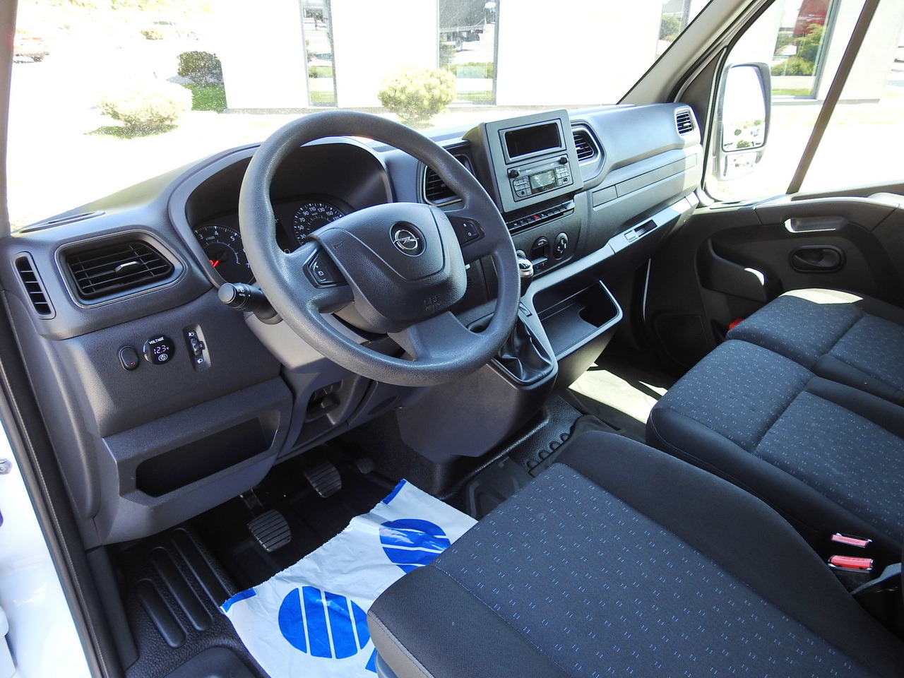 OPEL MOVANO - شاحنة مغلقة بستائر جانبية: صورة 2 OPEL MOVANO - شاحنة مغلقة بستائر جانبية: صورة 2