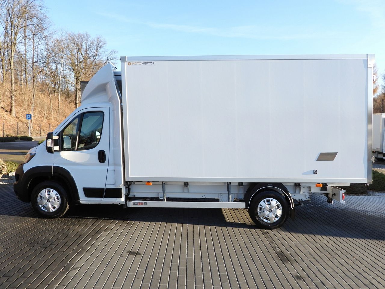 شاحنة توصيل مبردة PEUGEOT BOXER REGRIGERATOR BOX 0*C 8 PALLETS CRUISE CONTROL LED LIGHTS AIR CONDITIONING 165HP: صورة 9 شاحنة توصيل مبردة PEUGEOT BOXER REGRIGERATOR BOX 0*C 8 PALLETS CRUISE CONTROL LED LIGHTS AIR CONDITIONING 165HP: صورة 9