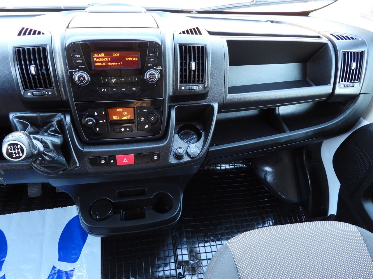 شاحنة توصيل مبردة PEUGEOT BOXER REGRIGERATOR BOX 0*C 8 PALLETS CRUISE CONTROL LED LIGHTS AIR CONDITIONING 165HP: صورة 32 شاحنة توصيل مبردة PEUGEOT BOXER REGRIGERATOR BOX 0*C 8 PALLETS CRUISE CONTROL LED LIGHTS AIR CONDITIONING 165HP: صورة 32