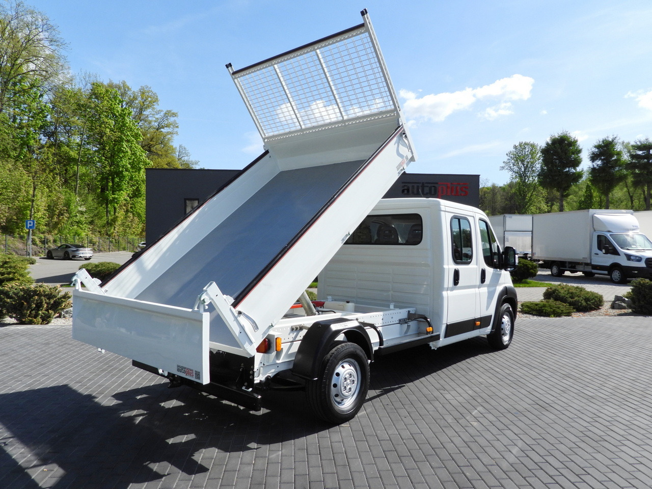 PEUGEOT BOXER TIPPER DOUBLE CABIN DOKA 7 SEATS CRUISE CONTROL AIR CONDITIONING 140HP - قلاب صغير: صورة 3 PEUGEOT BOXER TIPPER DOUBLE CABIN DOKA 7 SEATS CRUISE CONTROL AIR CONDITIONING 140HP - قلاب صغير: صورة 3
