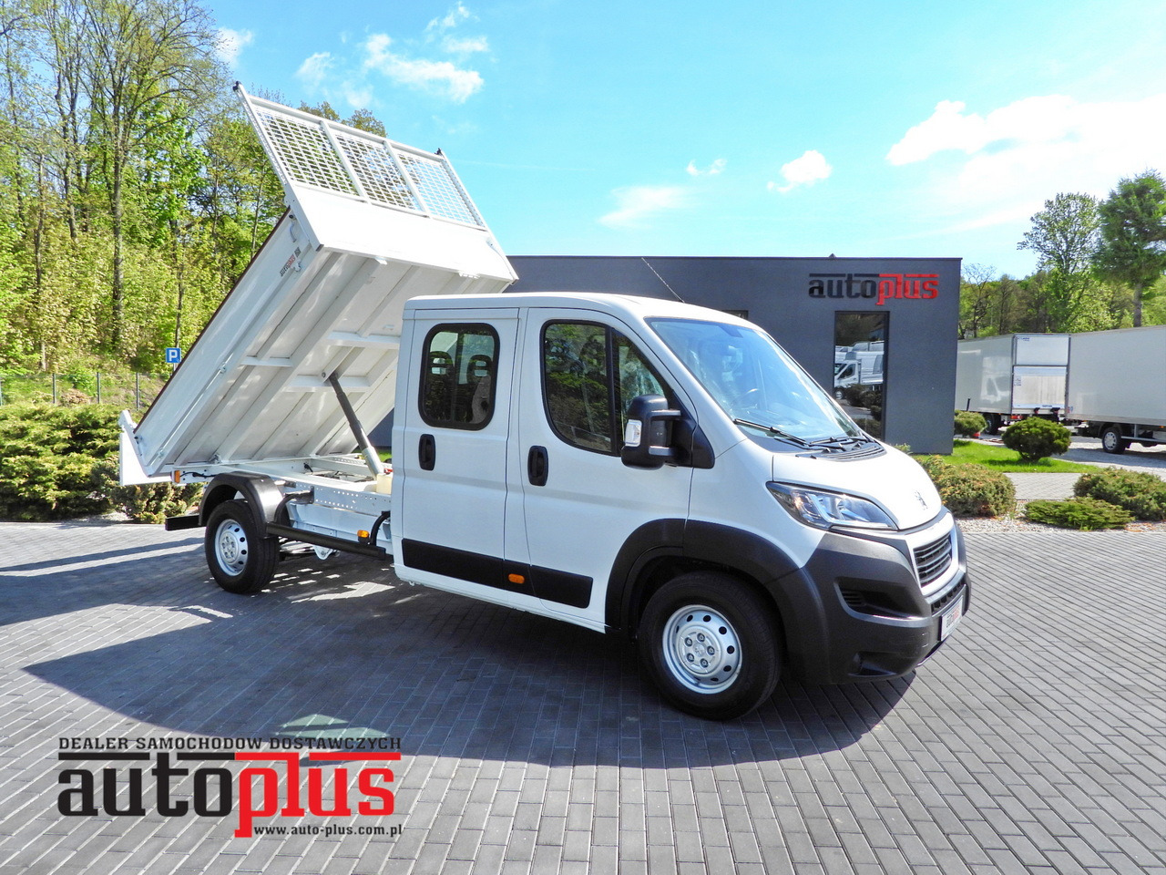 PEUGEOT BOXER TIPPER DOUBLE CABIN DOKA 7 SEATS CRUISE CONTROL AIR CONDITIONING 140HP - قلاب صغير: صورة 1 PEUGEOT BOXER TIPPER DOUBLE CABIN DOKA 7 SEATS CRUISE CONTROL AIR CONDITIONING 140HP - قلاب صغير: صورة 1