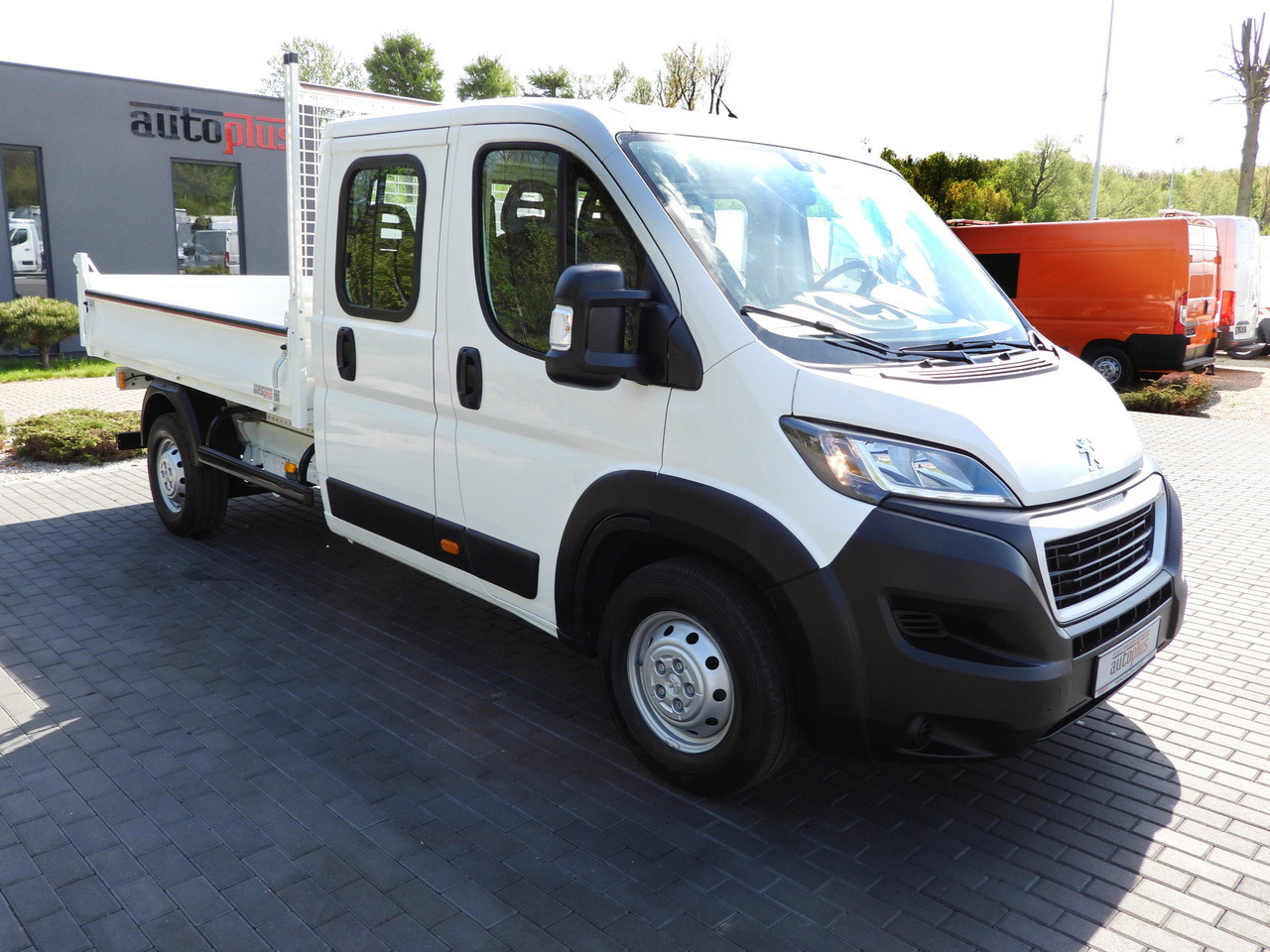 PEUGEOT BOXER TIPPER DOUBLE CABIN DOKA 7 SEATS CRUISE CONTROL AIR CONDITIONING 140HP - قلاب صغير: صورة 4 PEUGEOT BOXER TIPPER DOUBLE CABIN DOKA 7 SEATS CRUISE CONTROL AIR CONDITIONING 140HP - قلاب صغير: صورة 4
