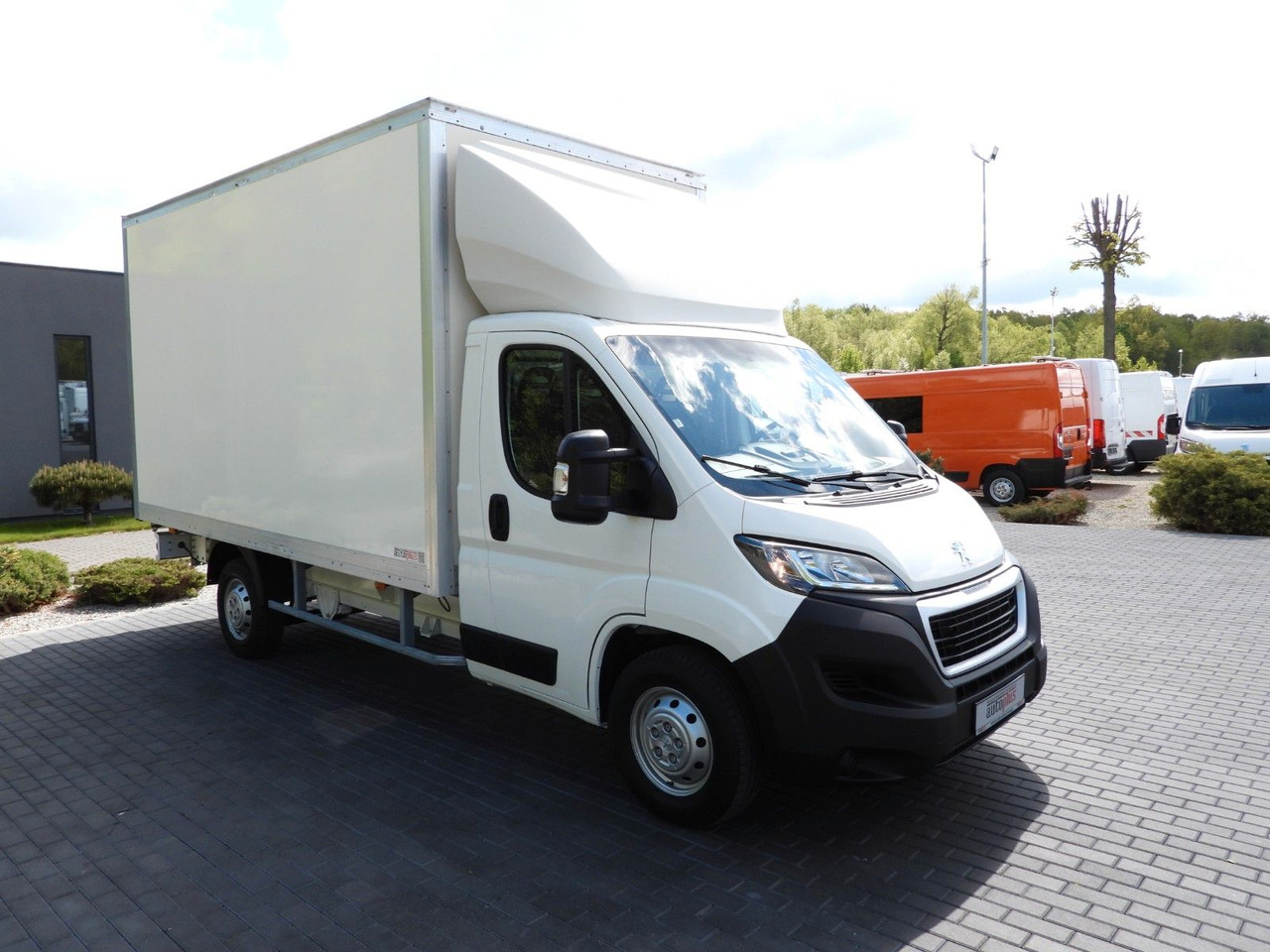 Peugeot BOXER KOFFER 8 PALETTEN TEMPOMAT KLIMAANLAGE Peugeot BOXER KOFFER 8 PALETTEN TEMPOMAT KLIMAANLAGE - شاحنة بصندوق مغلق: صورة 4 Peugeot BOXER KOFFER 8 PALETTEN TEMPOMAT KLIMAANLAGE Peugeot BOXER KOFFER 8 PALETTEN TEMPOMAT KLIMAANLAGE - شاحنة بصندوق مغلق: صورة 4