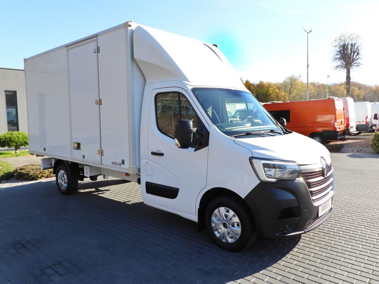 RENAULT MASTER BOX 8 PALLETS CRUISE CONTROL NAVIGATION LED LIGHTS AIR CONDITIONING 145HP - شاحنة بصندوق مغلق: صورة 4 RENAULT MASTER BOX 8 PALLETS CRUISE CONTROL NAVIGATION LED LIGHTS AIR CONDITIONING 145HP - شاحنة بصندوق مغلق: صورة 4