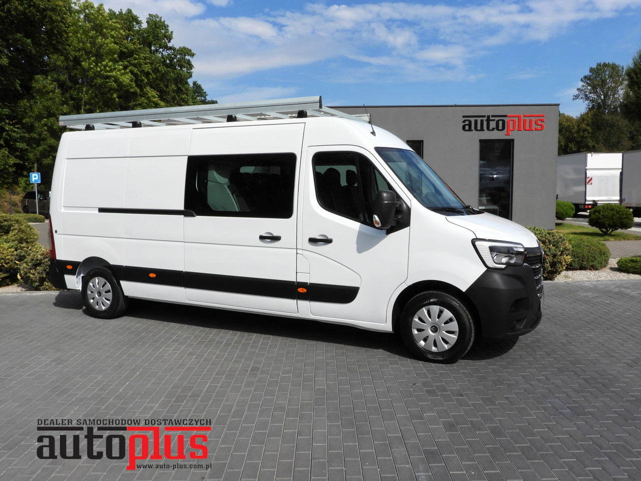 RENAULT MASTER BOX DELIVERY VAN 7 SEATS CRUISE CONTROL NAVIGATION LED LIGHTS AIR CONDITIONING 135HP - شاحنة توصيل مغلقة: صورة 1 RENAULT MASTER BOX DELIVERY VAN 7 SEATS CRUISE CONTROL NAVIGATION LED LIGHTS AIR CONDITIONING 135HP - شاحنة توصيل مغلقة: صورة 1