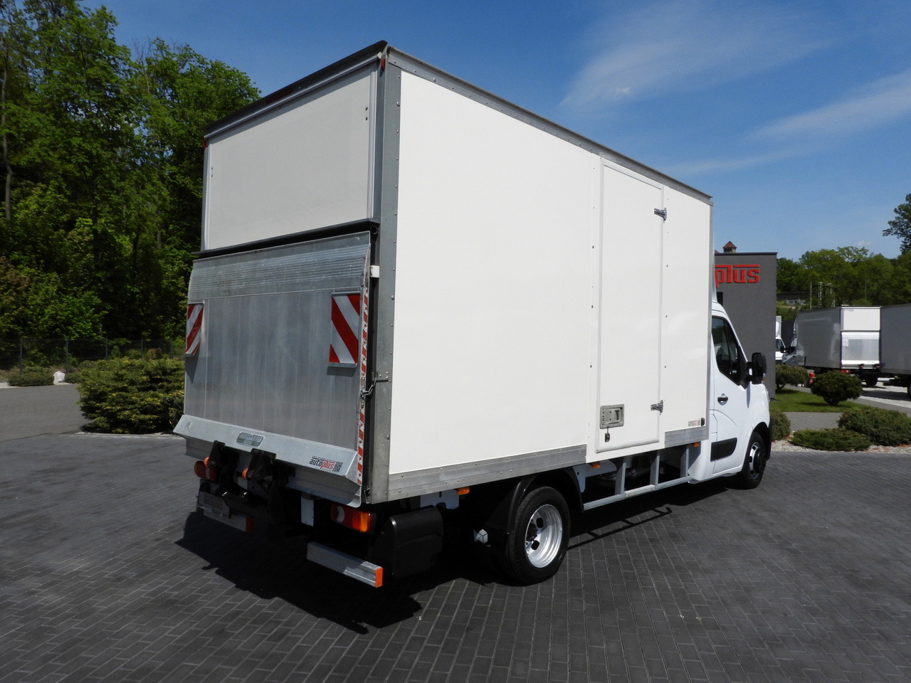 RENAULT MASTER BOX LIFT 8 PALLETS CRUISE CONTROL NAVIGATION LED LIGHTS TWIN WHEELS AIR CONDITIONING 145HP - شاحنة بصندوق مغلق: صورة 3 RENAULT MASTER BOX LIFT 8 PALLETS CRUISE CONTROL NAVIGATION LED LIGHTS TWIN WHEELS AIR CONDITIONING 145HP - شاحنة بصندوق مغلق: صورة 3