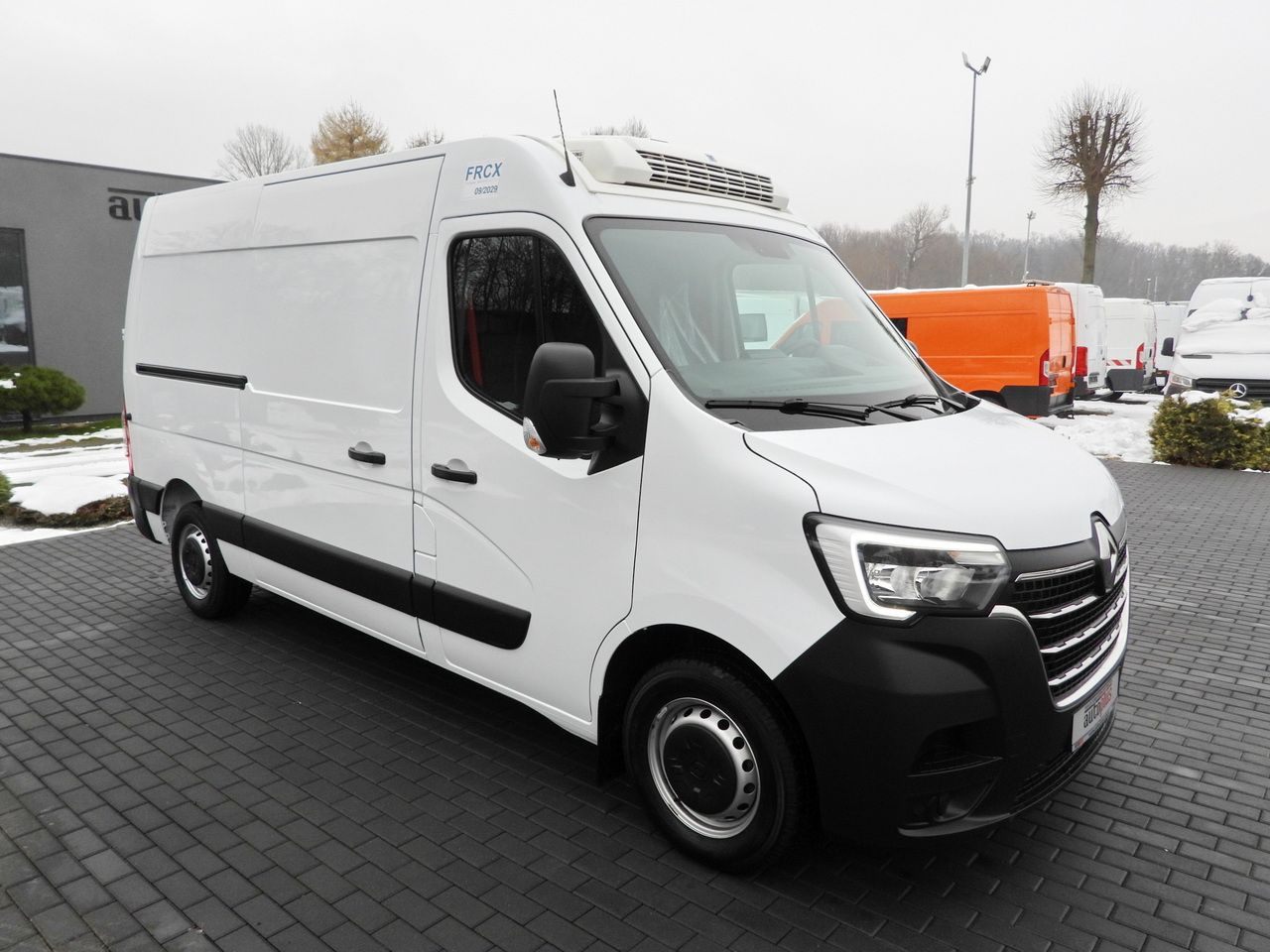 RENAULT MASTER REFRIGERATOR VAN -10*C POWER SUPPLY 230V CRUISE CONTROL NAVIGATION LED LIGHTS AIR CONDITIONING 150HP - شاحنة توصيل مبردة: صورة 4 RENAULT MASTER REFRIGERATOR VAN -10*C POWER SUPPLY 230V CRUISE CONTROL NAVIGATION LED LIGHTS AIR CONDITIONING 150HP - شاحنة توصيل مبردة: صورة 4