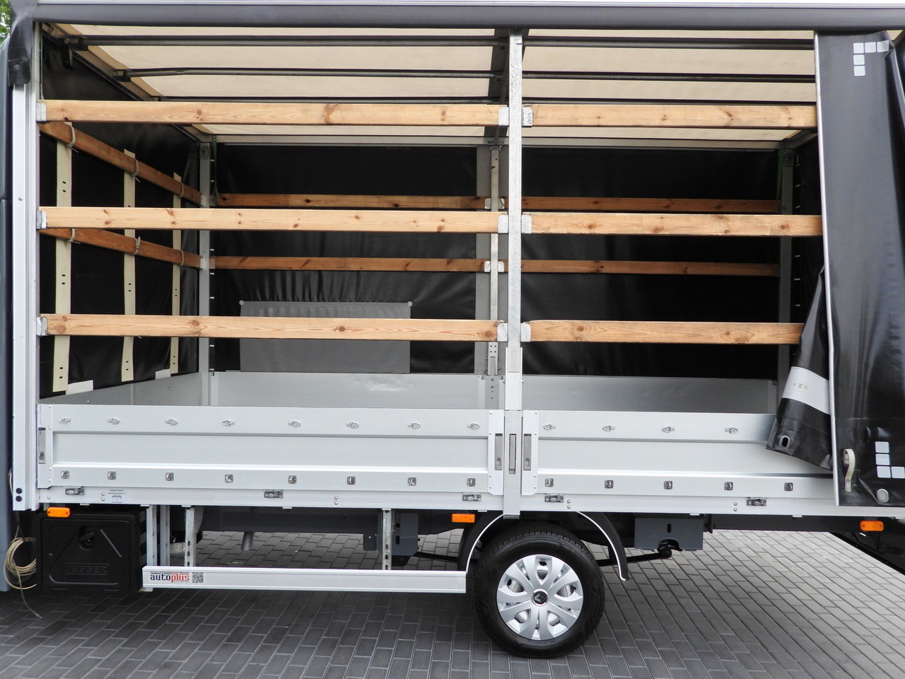 شاحنة مغلقة بستائر جانبية RENAULT MASTER TARPAULIN 10 PALLETS WEBASTO CRUISE CONTROL LED LIGHTS PNEUMATICS AIR CONDITIONING 165HP: صورة 23 شاحنة مغلقة بستائر جانبية RENAULT MASTER TARPAULIN 10 PALLETS WEBASTO CRUISE CONTROL LED LIGHTS PNEUMATICS AIR CONDITIONING 165HP: صورة 23