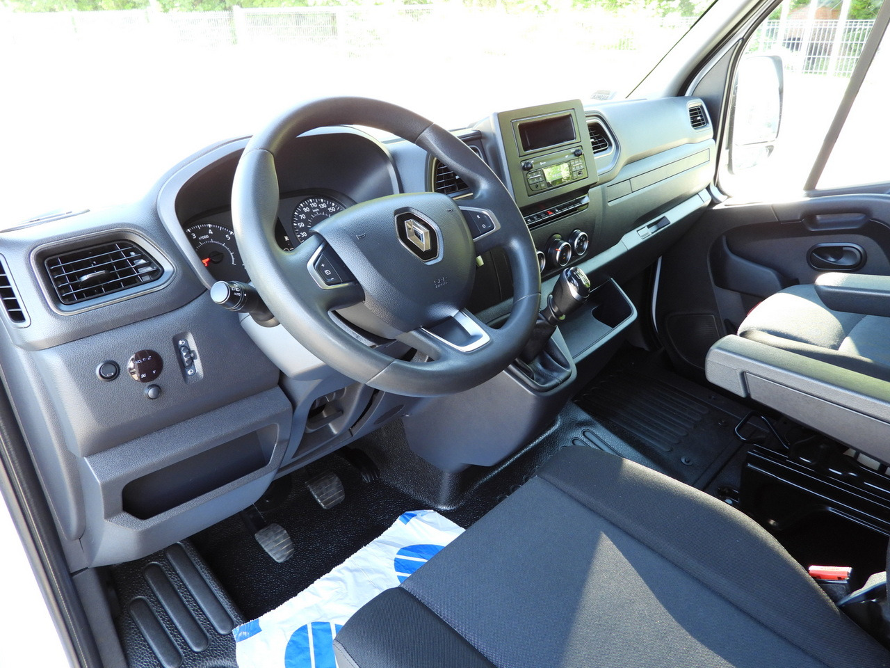 RENAULT MASTER TARPAULIN 10 PALLETS WEBASTO CRUISE CONTROL LED LIGHTS PNEUMATICS AIR CONDITIONING 165HP - شاحنة مغلقة بستائر جانبية: صورة 2 RENAULT MASTER TARPAULIN 10 PALLETS WEBASTO CRUISE CONTROL LED LIGHTS PNEUMATICS AIR CONDITIONING 165HP - شاحنة مغلقة بستائر جانبية: صورة 2