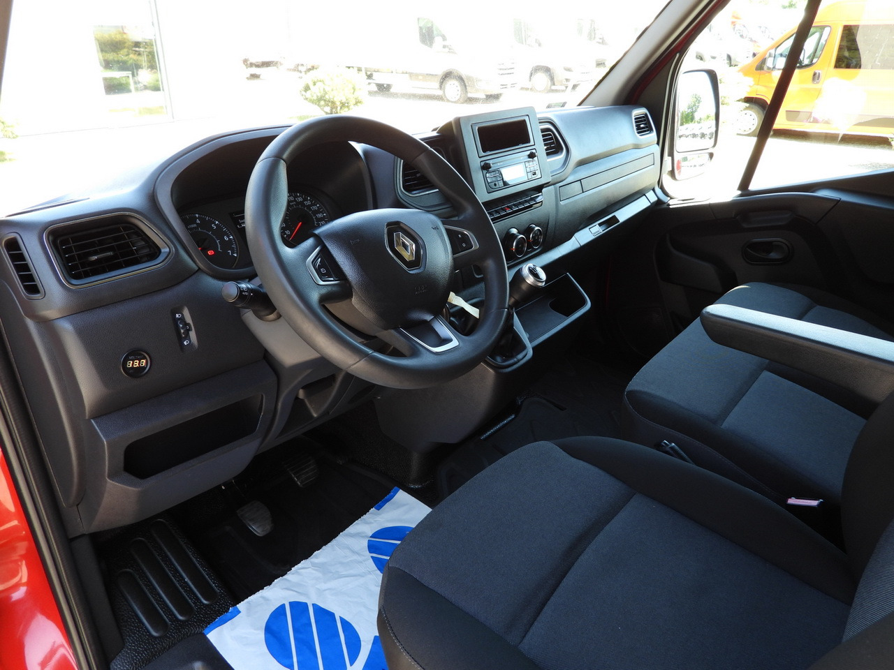 RENAULT MASTER TARPAULIN WEBASTO CRUISE CONTROL LED LIGHTS PNEUMATICS AIR CONDITIONING 165HP - شاحنة مغلقة بستائر جانبية: صورة 2 RENAULT MASTER TARPAULIN WEBASTO CRUISE CONTROL LED LIGHTS PNEUMATICS AIR CONDITIONING 165HP - شاحنة مغلقة بستائر جانبية: صورة 2