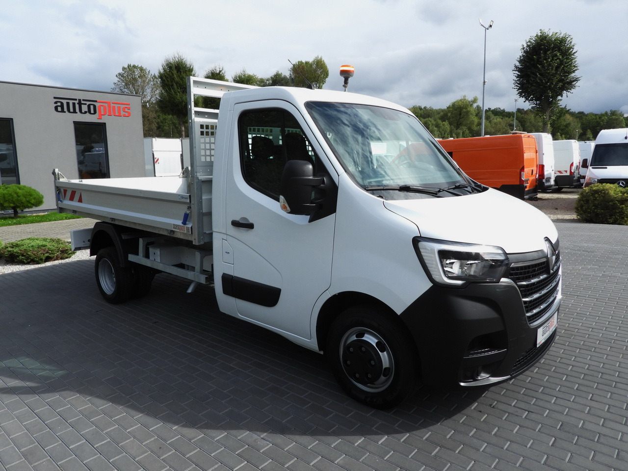 RENAULT MASTER TIPPER CRUISE CONTROL LED LIGHTS TWIN WHEELS AIR CONDITIONING 130HP - قلاب صغير: صورة 5 RENAULT MASTER TIPPER CRUISE CONTROL LED LIGHTS TWIN WHEELS AIR CONDITIONING 130HP - قلاب صغير: صورة 5