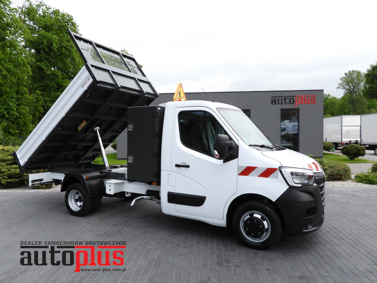 RENAULT MASTER TIPPER CRUISE CONTROL LED LIGHTS TWIN WHEELS AIR CONDITIONING 130HP - قلاب صغير: صورة 1 RENAULT MASTER TIPPER CRUISE CONTROL LED LIGHTS TWIN WHEELS AIR CONDITIONING 130HP - قلاب صغير: صورة 1