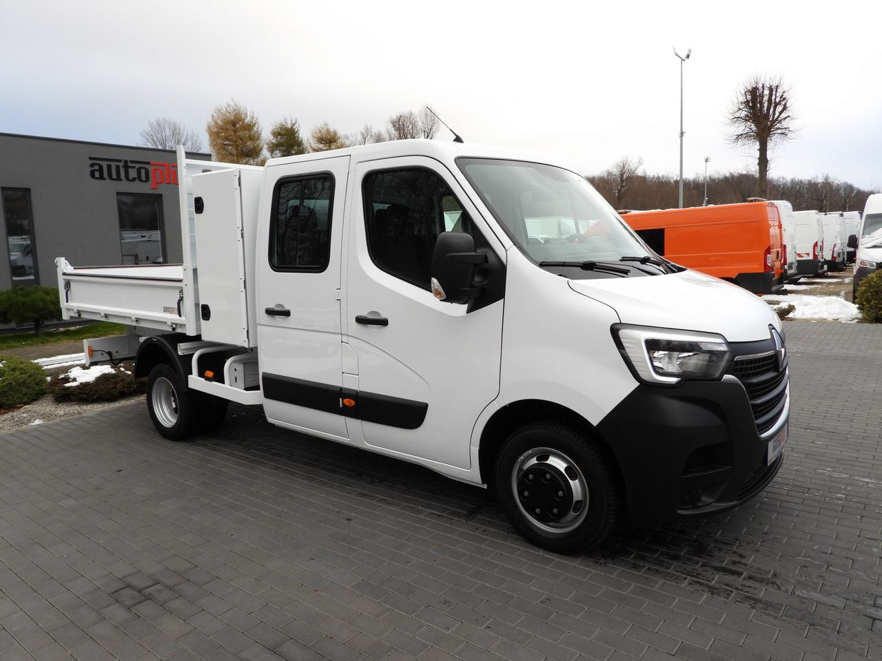RENAULT MASTER TIPPER DOUBLE CABIN DOKA 6 SEATS CRUISE CONTROL LED LIGHTS TWIN WHEELS AIR CONDITIONING 145HP - قلاب صغير: صورة 4 RENAULT MASTER TIPPER DOUBLE CABIN DOKA 6 SEATS CRUISE CONTROL LED LIGHTS TWIN WHEELS AIR CONDITIONING 145HP - قلاب صغير: صورة 4