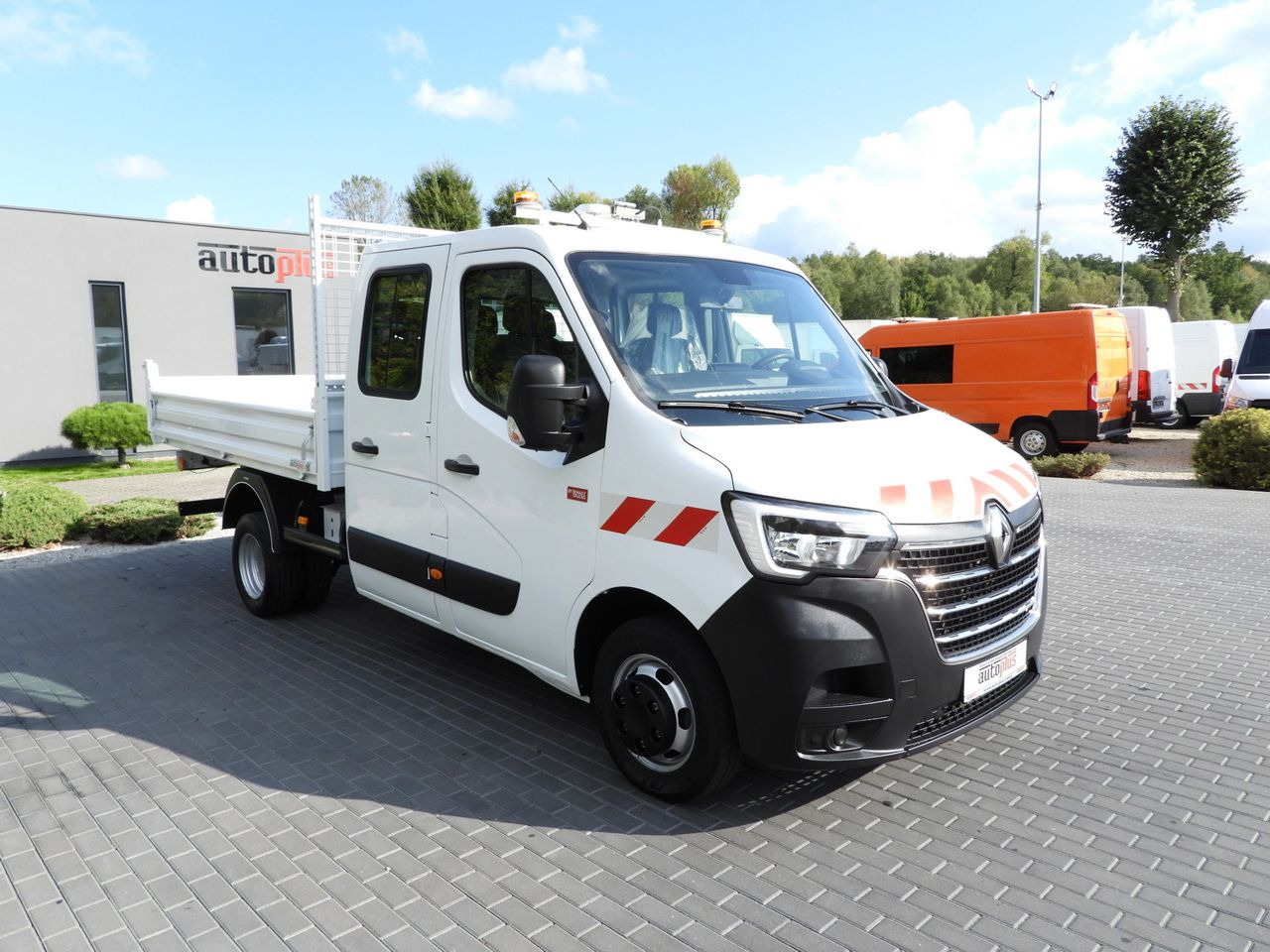 RENAULT MASTER TIPPER DOUBLE CABIN DOKA 6 SEATS CRUISE CONTROL LED LIGHTS TWIN WHEELS AIR CONDITIONING 165HP - قلاب صغير: صورة 4 RENAULT MASTER TIPPER DOUBLE CABIN DOKA 6 SEATS CRUISE CONTROL LED LIGHTS TWIN WHEELS AIR CONDITIONING 165HP - قلاب صغير: صورة 4