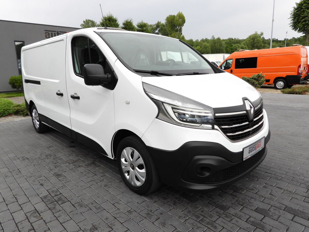 RENAULT TRAFIC REFRIGERATOR VAN -5*C POWER SUPPLY 230V CRUISE CONTROL LED LIGHTS AIR CONDITIONING 120HP - شاحنة توصيل مبردة: صورة 4 RENAULT TRAFIC REFRIGERATOR VAN -5*C POWER SUPPLY 230V CRUISE CONTROL LED LIGHTS AIR CONDITIONING 120HP - شاحنة توصيل مبردة: صورة 4