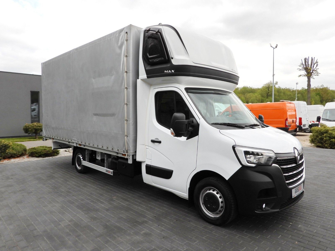 Renault MASTER PRITSCHE PLANE 10 PALETTEN WEBASTO A/C - شاحنة مغلقة بستائر جانبية: صورة 4 Renault MASTER PRITSCHE PLANE 10 PALETTEN WEBASTO A/C - شاحنة مغلقة بستائر جانبية: صورة 4