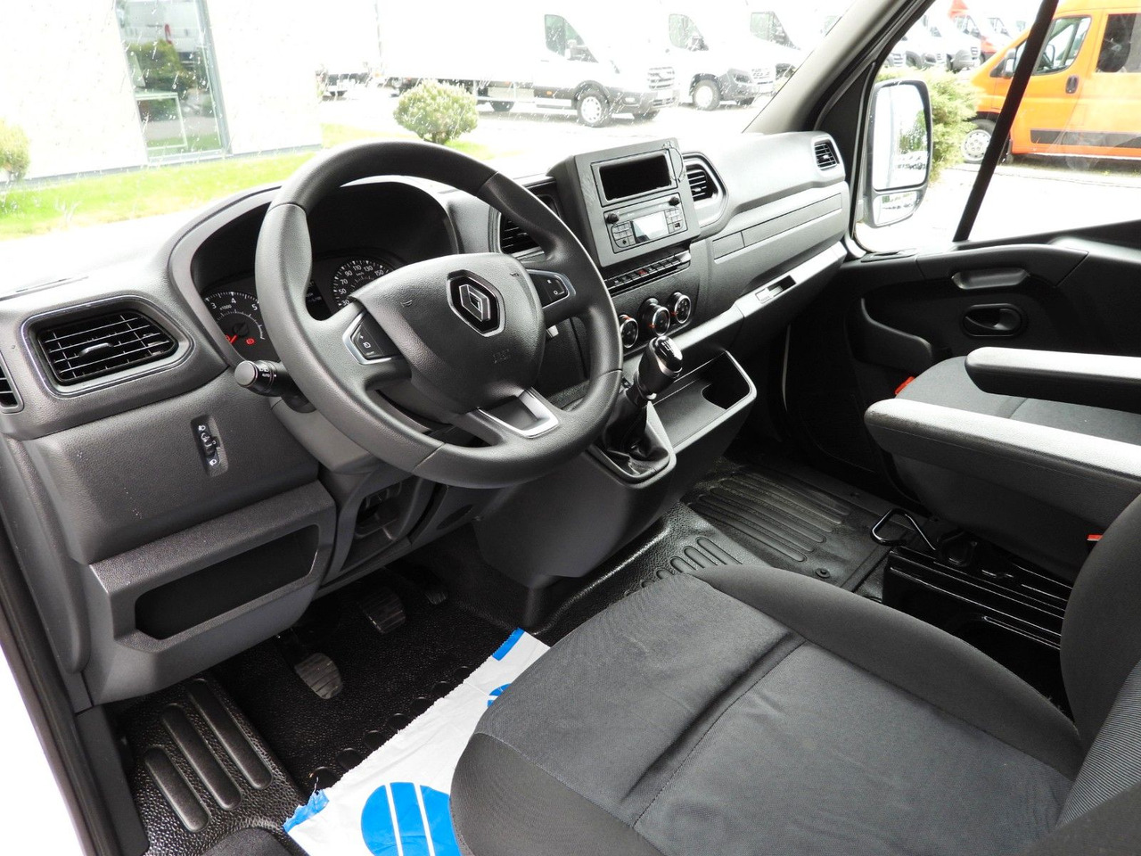 Renault MASTER PRITSCHE PLANE 8 PALETTEN WEBASTO A/C - شاحنة مغلقة بستائر جانبية, الشاحنات الصغيرة كابينة مزدوجة: صورة 2 Renault MASTER PRITSCHE PLANE 8 PALETTEN WEBASTO A/C - شاحنة مغلقة بستائر جانبية, الشاحنات الصغيرة كابينة مزدوجة: صورة 2