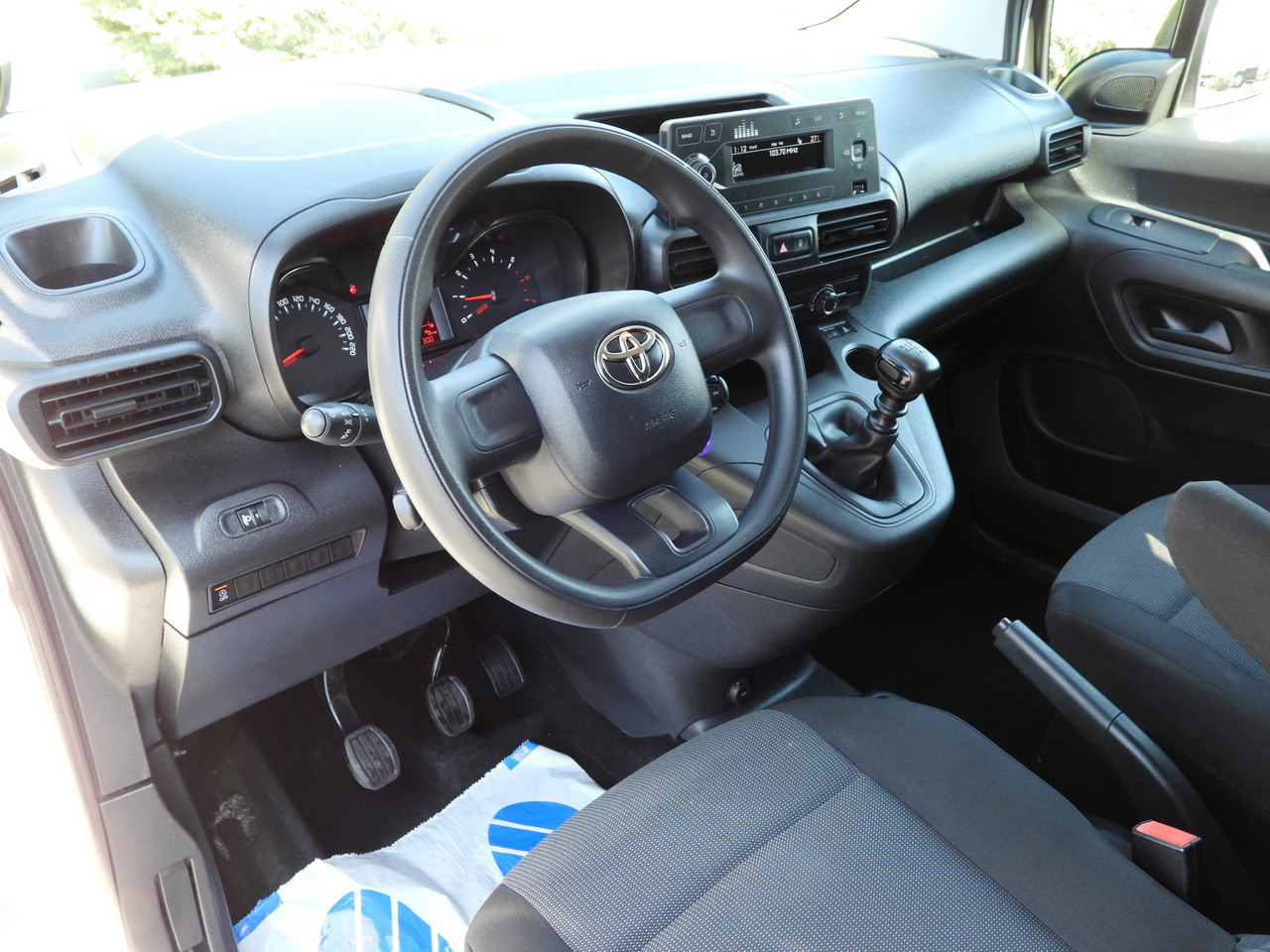 TOYOTA PROACE CITY REFRIGERATOR VAN -15*C POWER SUPPLY 230V CRUISE CONTROL AIR CONDITIONING 100HP - شاحنة توصيل مبردة: صورة 2 TOYOTA PROACE CITY REFRIGERATOR VAN -15*C POWER SUPPLY 230V CRUISE CONTROL AIR CONDITIONING 100HP - شاحنة توصيل مبردة: صورة 2