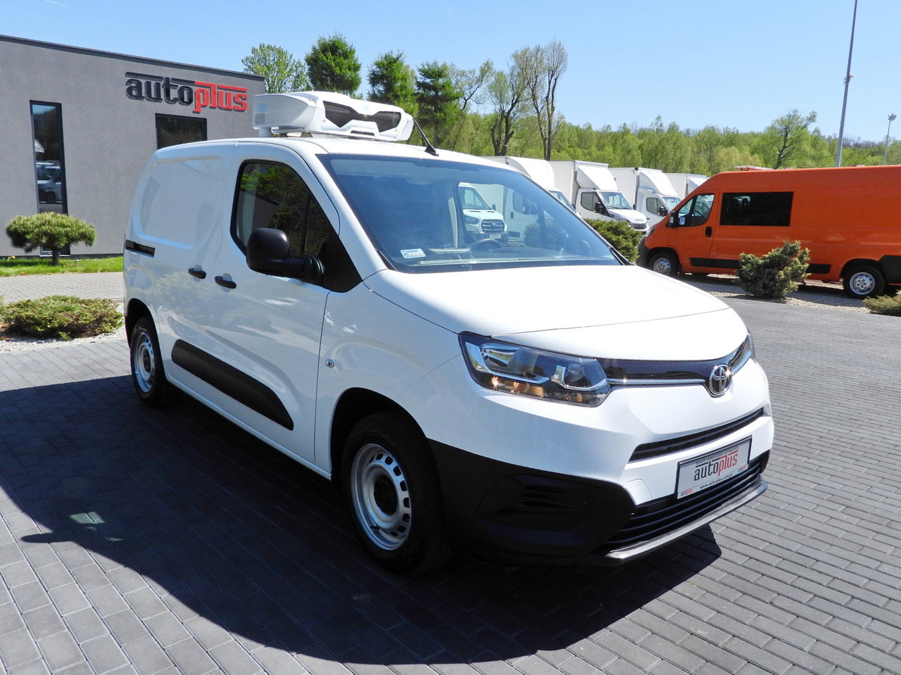 TOYOTA PROACE CITY REFRIGERATOR VAN -15*C POWER SUPPLY 230V CRUISE CONTROL AIR CONDITIONING 100HP - شاحنة توصيل مبردة: صورة 4 TOYOTA PROACE CITY REFRIGERATOR VAN -15*C POWER SUPPLY 230V CRUISE CONTROL AIR CONDITIONING 100HP - شاحنة توصيل مبردة: صورة 4