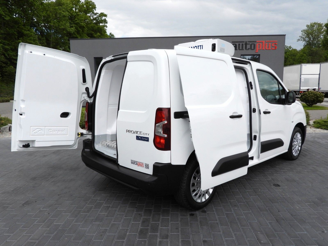Toyota PROACE CITY KÜHLKASTENWAGEN -15*C TEMPOMAT A/C - شاحنة توصيل مبردة: صورة 3 Toyota PROACE CITY KÜHLKASTENWAGEN -15*C TEMPOMAT A/C - شاحنة توصيل مبردة: صورة 3