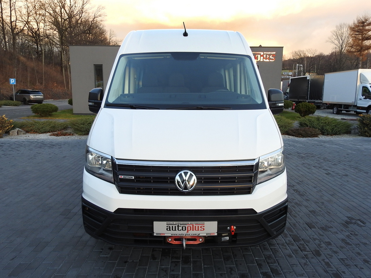 VOLKSWAGEN CRAFTER 4X4 4MOTION BOX DELIVERY VAN 7 SEATS AIR CONDITIONING 140HP - فان: صورة 5 VOLKSWAGEN CRAFTER 4X4 4MOTION BOX DELIVERY VAN 7 SEATS AIR CONDITIONING 140HP - فان: صورة 5