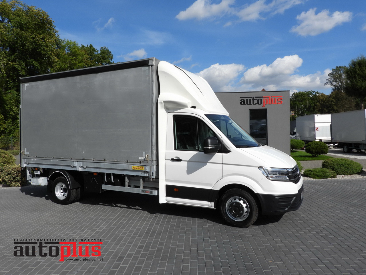 VOLKSWAGEN CRAFTER TARPAULIN LIFT 8 PALLETS CRUISE CONTROL LED LIGHTS TWIN WHEELS AIR CONDITIONING 180HP - شاحنة مغلقة بستائر جانبية: صورة 1 VOLKSWAGEN CRAFTER TARPAULIN LIFT 8 PALLETS CRUISE CONTROL LED LIGHTS TWIN WHEELS AIR CONDITIONING 180HP - شاحنة مغلقة بستائر جانبية: صورة 1