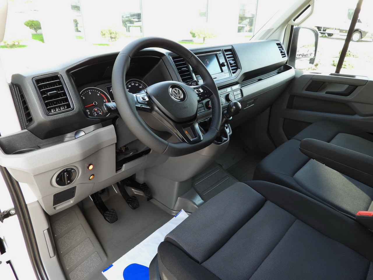 VOLKSWAGEN CRAFTER TARPAULIN LIFT 8 PALLETS CRUISE CONTROL LED LIGHTS TWIN WHEELS AIR CONDITIONING 180HP - شاحنة مغلقة بستائر جانبية: صورة 2 VOLKSWAGEN CRAFTER TARPAULIN LIFT 8 PALLETS CRUISE CONTROL LED LIGHTS TWIN WHEELS AIR CONDITIONING 180HP - شاحنة مغلقة بستائر جانبية: صورة 2