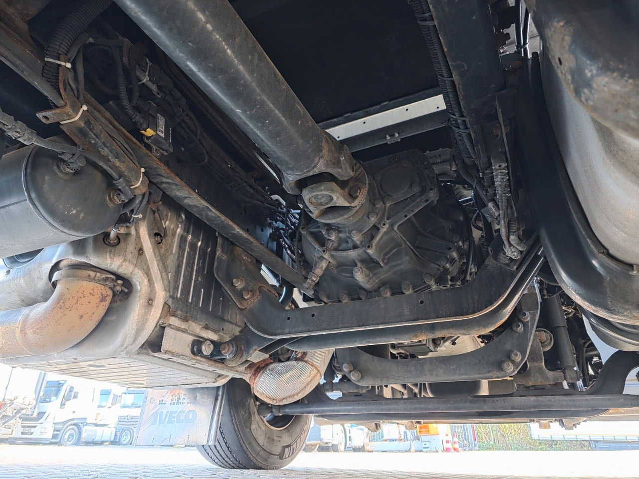 شاحنة مشروبات Iveco Stralis 460 / Ldbw / Lenkachse / Liftachse: صورة 14