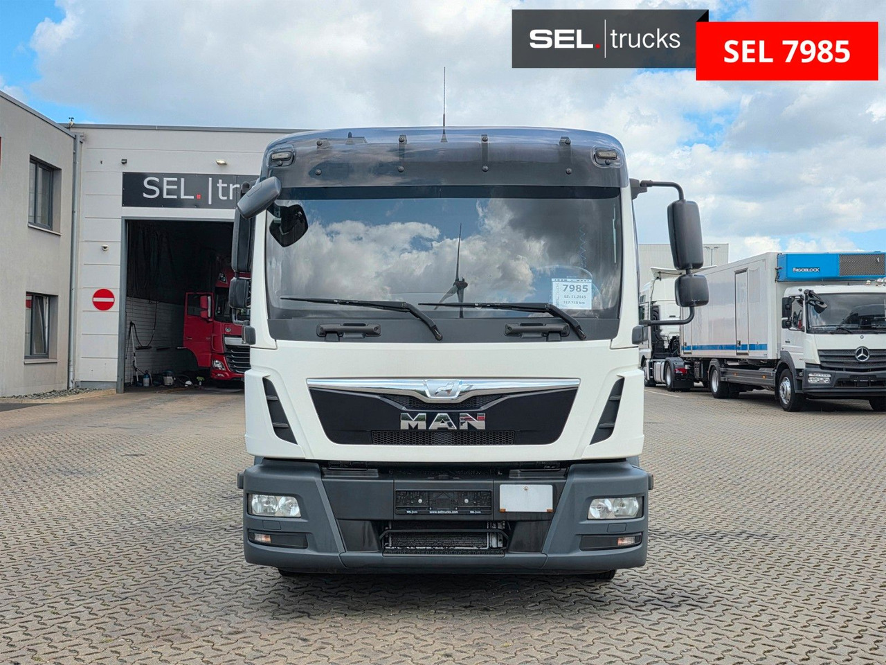 MAN TGL 8.180 4X2 BL - شاحنة سحب: صورة 2 MAN TGL 8.180 4X2 BL - شاحنة سحب: صورة 2