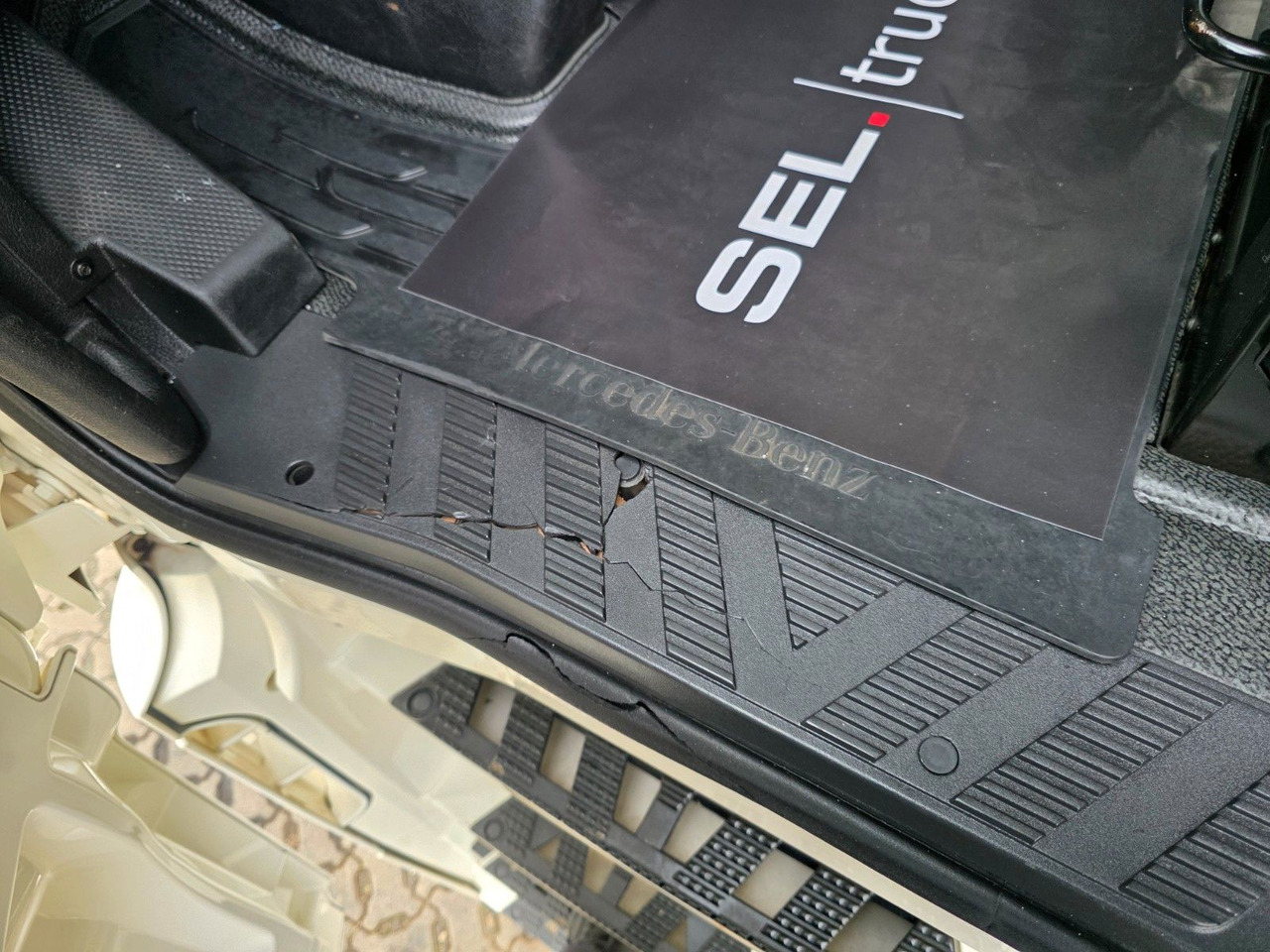 ناقلة حاويات/ شاحنة حاويات Mercedes-Benz Actros 2542 / Standklima / Ldbw / Lenkachse: صورة 49 ناقلة حاويات/ شاحنة حاويات Mercedes-Benz Actros 2542 / Standklima / Ldbw / Lenkachse: صورة 49