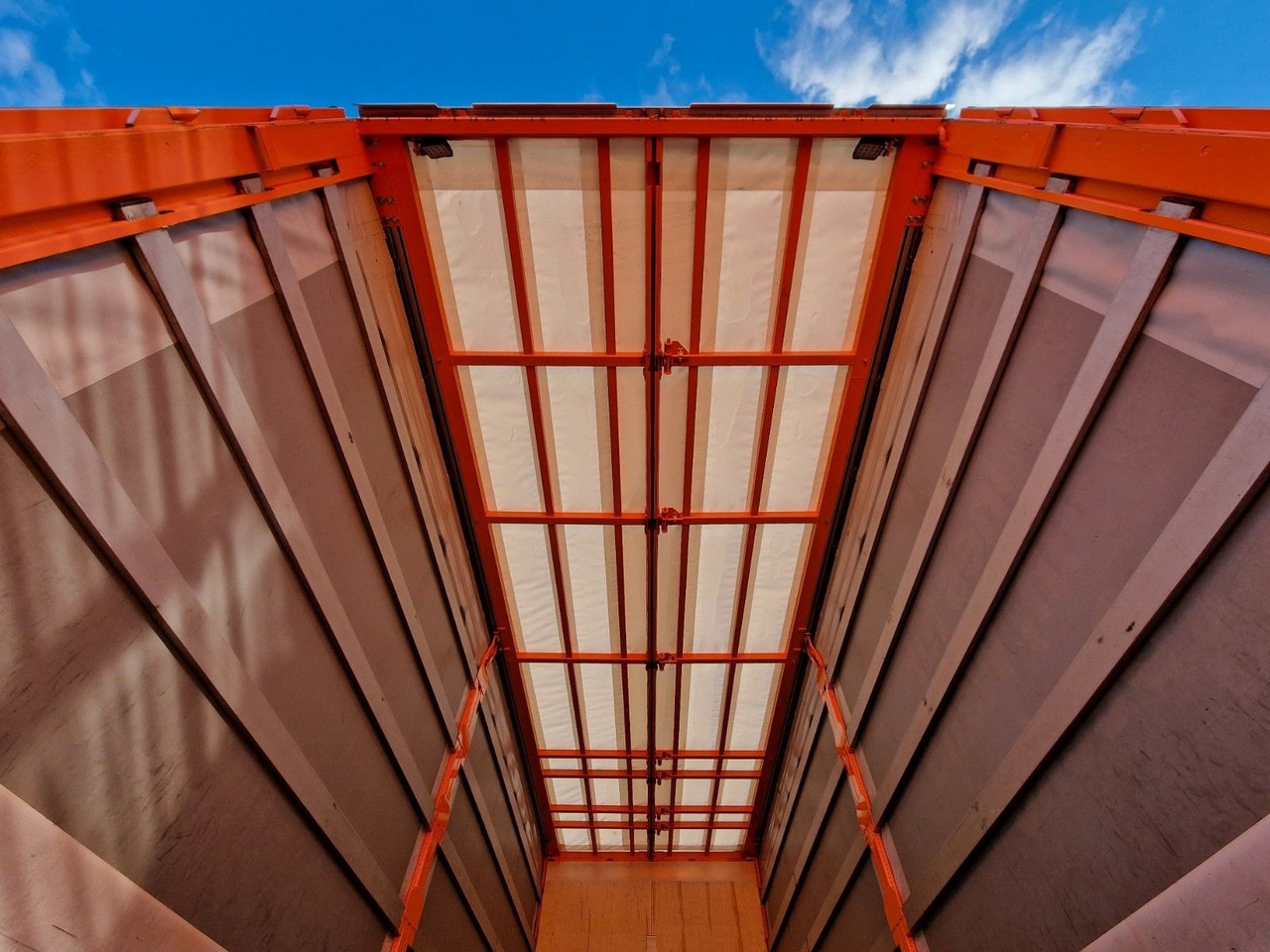 شاحنة ذات ستائر جانبية Mercedes-Benz Actros 2548 / Retarder / Aluklappen / 6E: صورة 10