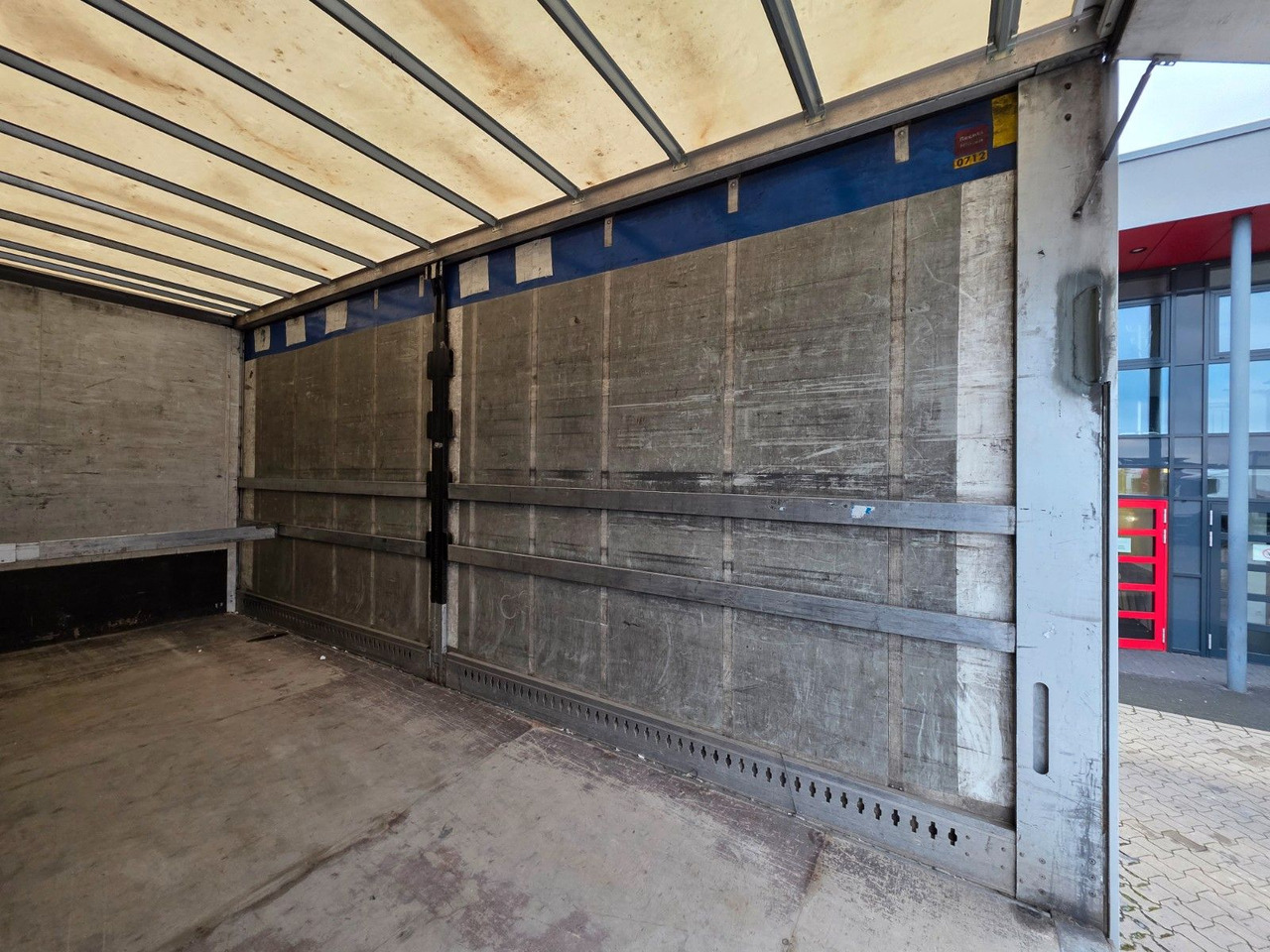 شاحنة مغلقة بستائر جانبية Mercedes-Benz Atego 818 / Ladebordwand: صورة 14