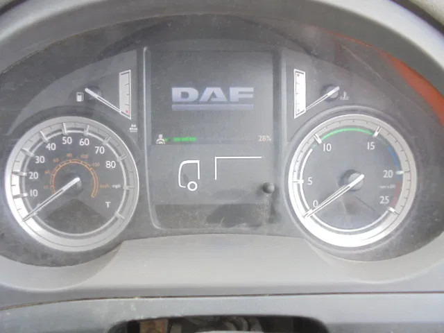 شاحنة قلاب, شاحنة كرين DAF CF 370 8X4 + PALFINGER EPSILON: صورة 10